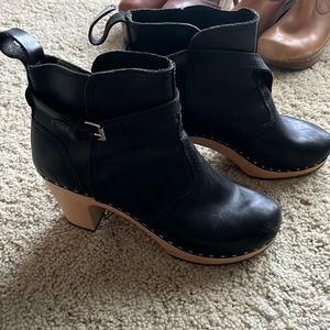 Swedish Hasbeen, black leather heeled boots. Size 39.
